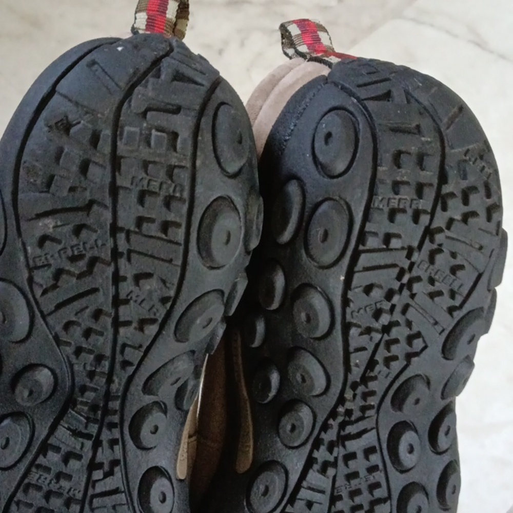 Merrell Women's Tan Suede Slip-On Loafers - Picture 8 of 8